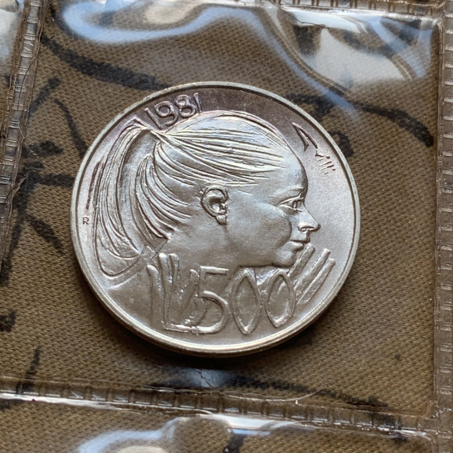 《竞宝斋》第80场-本周日，周一 2场连拍（全场不限金额包邮） 原盒证书 圣马力诺 1981年 九枚封装 最大枚女神头500里拉是银币 