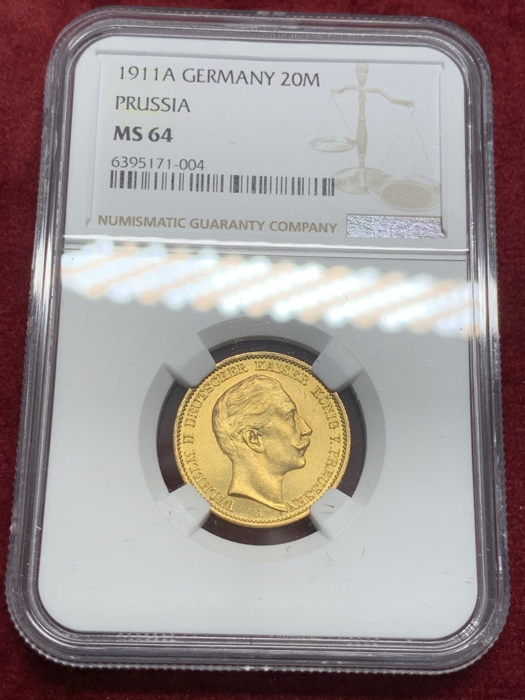 《竞宝斋》第80场-本周日，周一 2场连拍（全场不限金额包邮） NGC-MS64 德国普鲁士 1911年 威廉二世20马克 金币 平时能见到的62分 这枚64分是金字塔顶尖的东西了