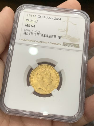 《竞宝斋》第80场-本周日，周一 2场连拍（全场不限金额包邮） - NGC-MS64 德国普鲁士 1911年 威廉二世20马克 金币 平时能见到的62分 这枚64分是金字塔顶尖的东西了