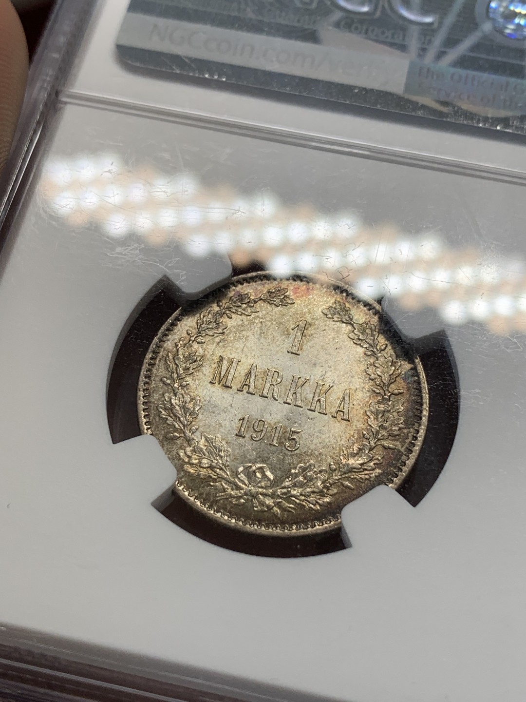 《竞宝斋》第80场-本周日，周一 2场连拍（全场不限金额包邮） NGC-UNC  1915 俄属芬兰 1马克，背面黑金包浆，非常漂亮