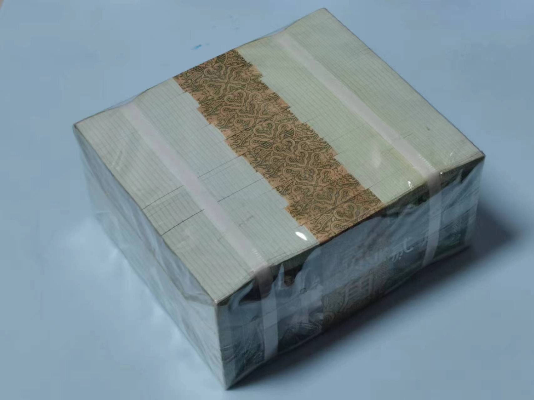 【华誉大咖】2084期拍卖 8002绝品一捆 UA030116001-7000