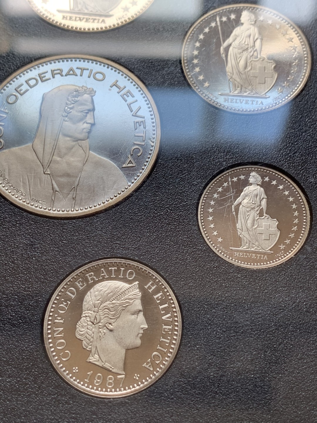 《竞宝斋》第80场-本周日，周一 2场连拍（全场不限金额包邮） 官方封装套币 精制 proof 瑞士1987年  八枚套不同面值 少见