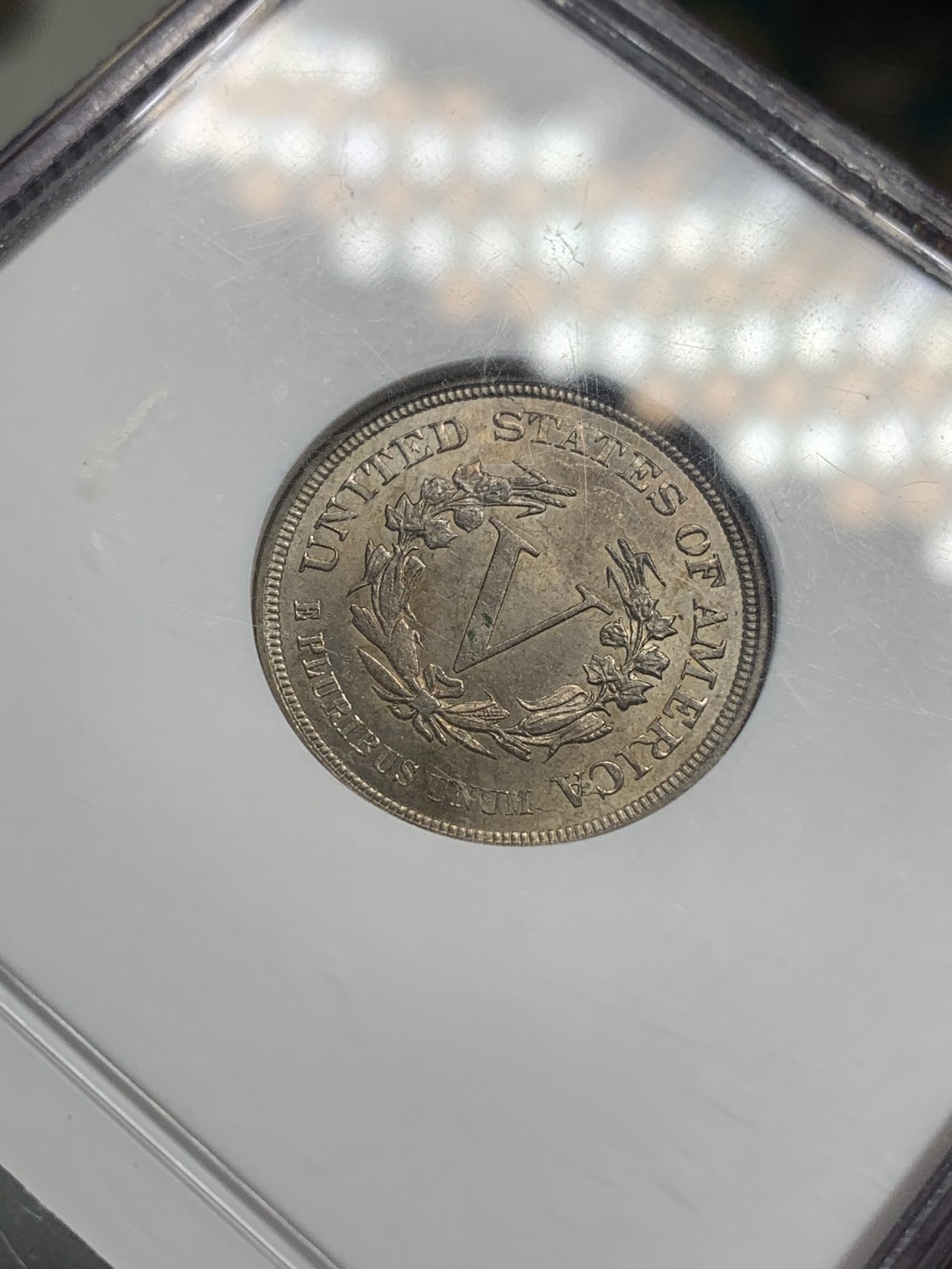 《竞宝斋》第80场-本周日，周一 2场连拍（全场不限金额包邮） NGC-MS63 美国1883 老版5分 无CENTS版本 女神头像发丝和树叶纹路清晰可见 底板略微带彩 镍币带彩不容易