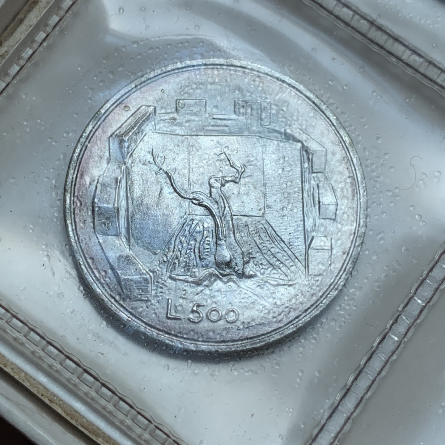 《竞宝斋》第80场-本周日，周一 2场连拍（全场不限金额包邮） 原盒证书 圣马力诺 1976年 八枚封装 带500里拉银币一枚