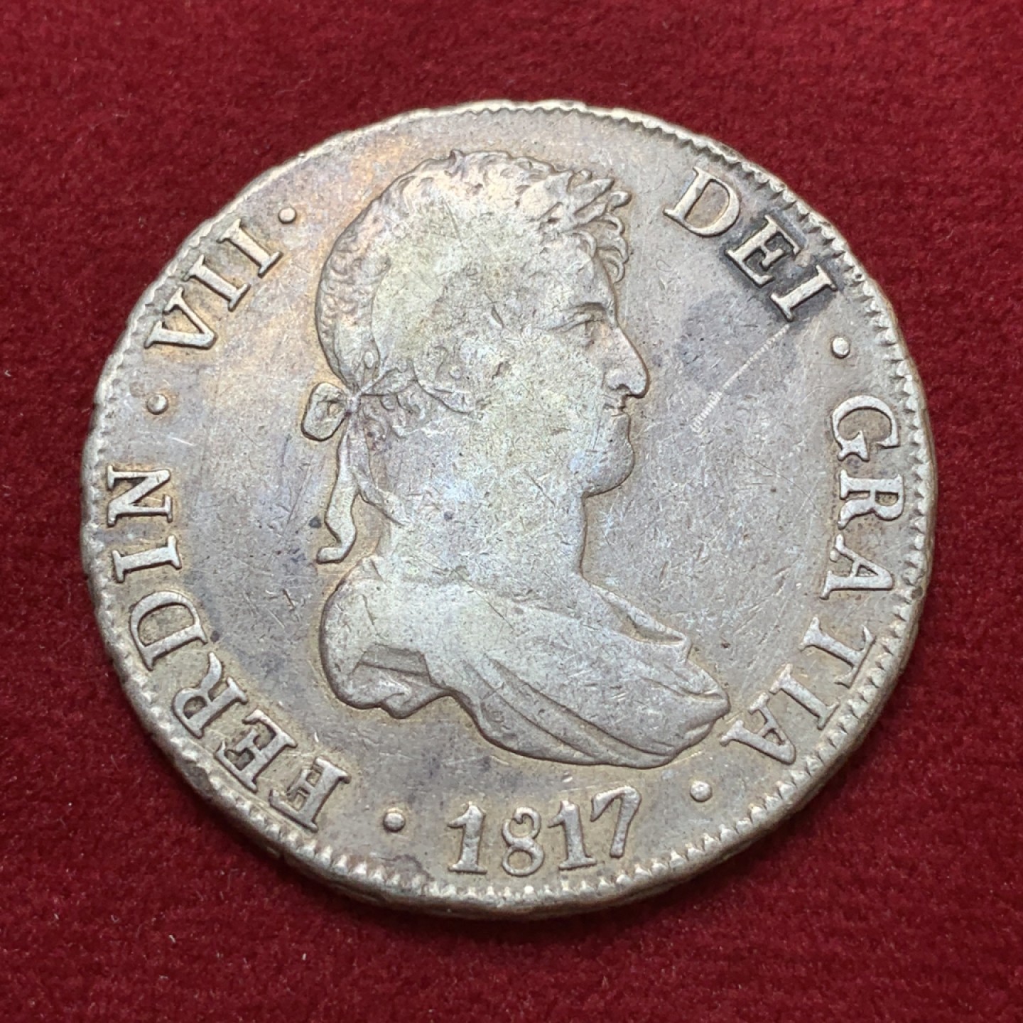 《竞宝斋》第80场-本周日，周一 2场连拍（全场不限金额包邮） 西属玻利维亚1817费迪南七世双柱银币，背面盾徽弱打