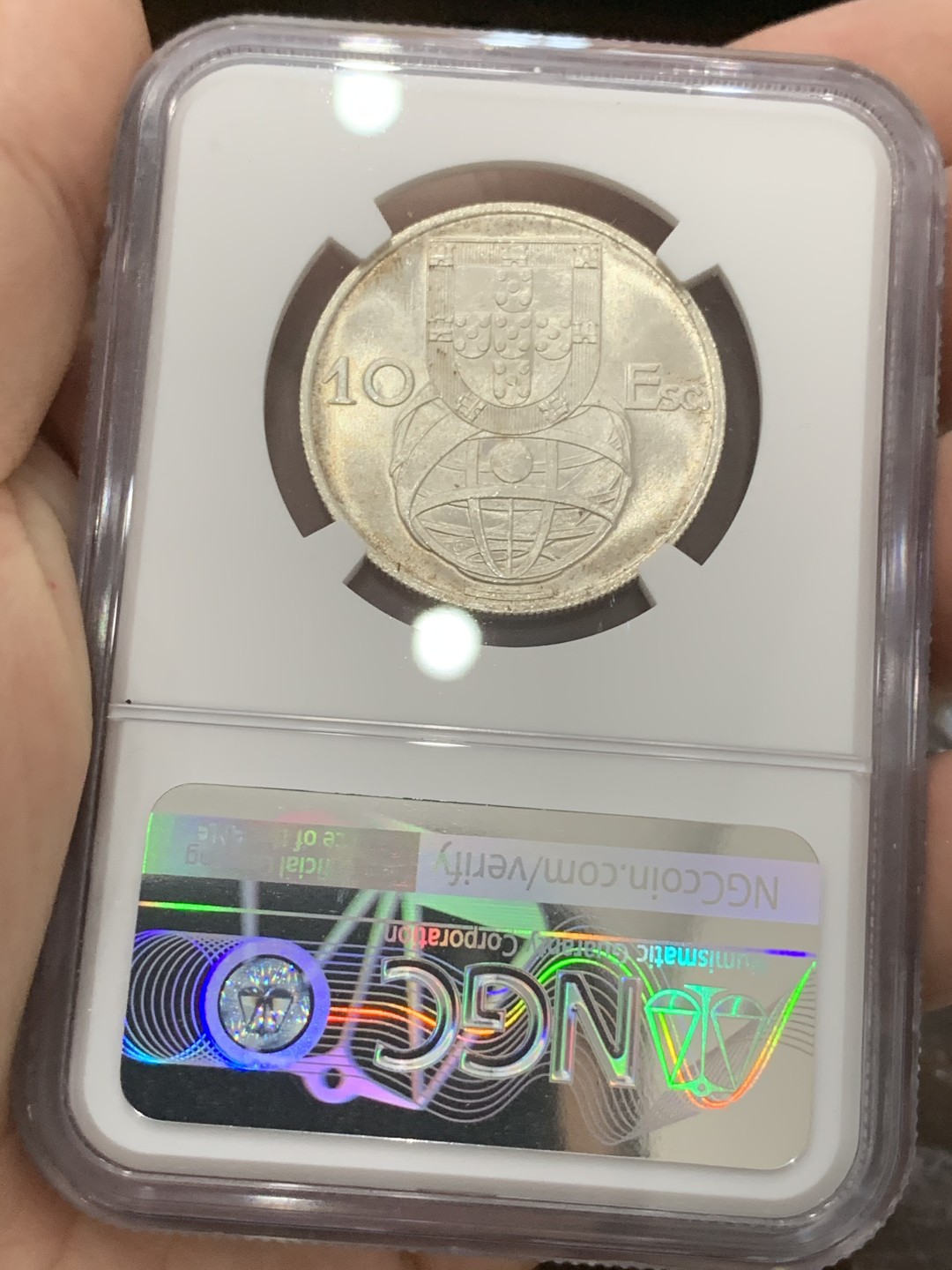 《竞宝斋》第80场-本周日，周一 2场连拍（全场不限金额包邮） NGC-MS64 葡萄牙1954年 大帆船10埃斯库多 顶级品相带五彩包浆 非常难得