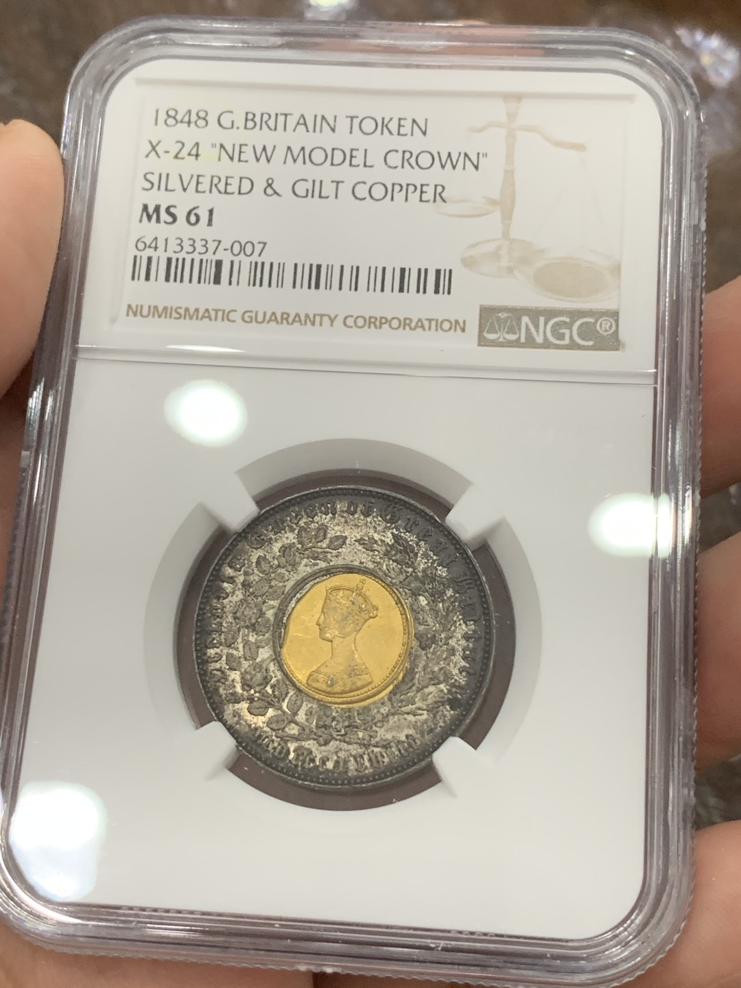 《竞宝斋》第80场-本周日，周一 2场连拍（全场不限金额包邮） NGC MS61 英国1848年双色克朗 厚重老包浆略低评！ 中间币胚转光 状态极佳