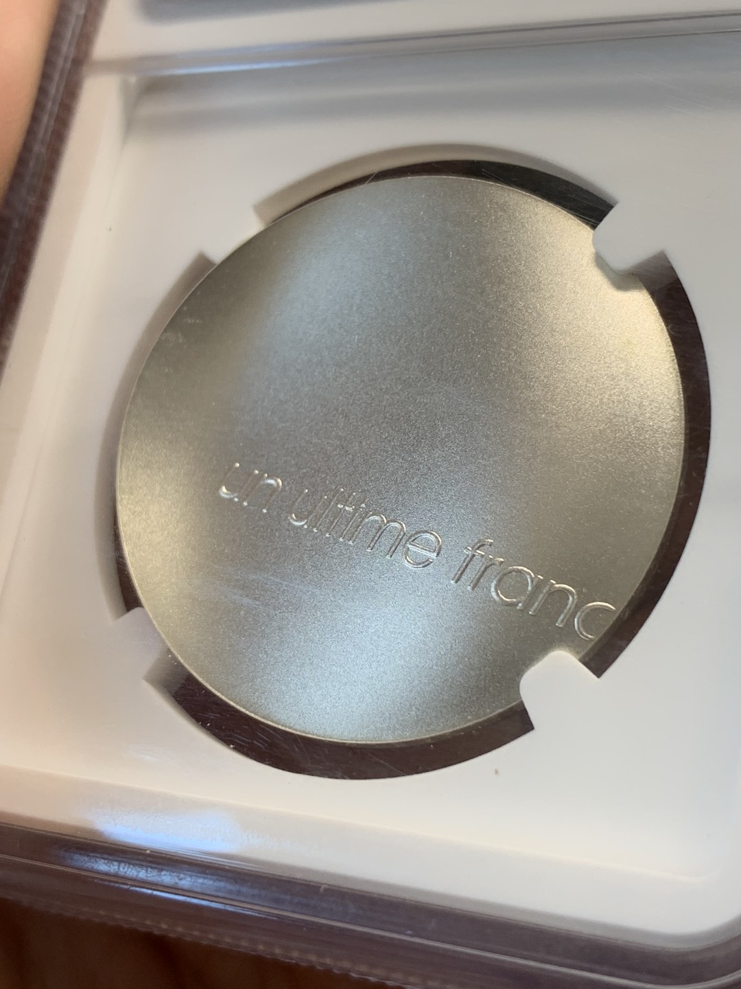 《竞宝斋》第80场-本周日，周一 2场连拍（全场不限金额包邮） NGC-69 MATTE 法国2001年最后的法郎 五彩加厚盒子