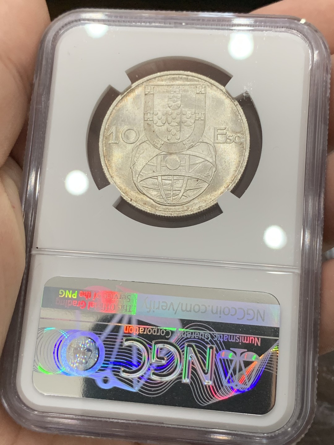 《竞宝斋》第80场-本周日，周一 2场连拍（全场不限金额包邮） NGC-MS64 葡萄牙1954年 大帆船10埃斯库多 顶级品相带五彩包浆 非常难得