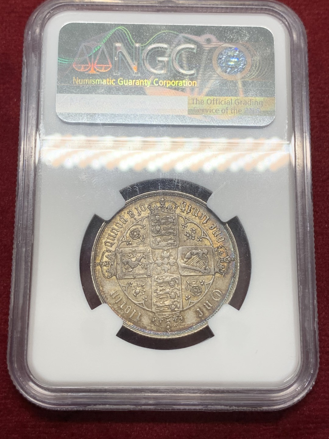 《竞宝斋》第80场-本周日，周一 2场连拍（全场不限金额包邮） NGC-AU 58英国1853年 维多利亚哥特佛洛林银币 第一版头像 罕见的双色环彩包浆 喜欢不要错过