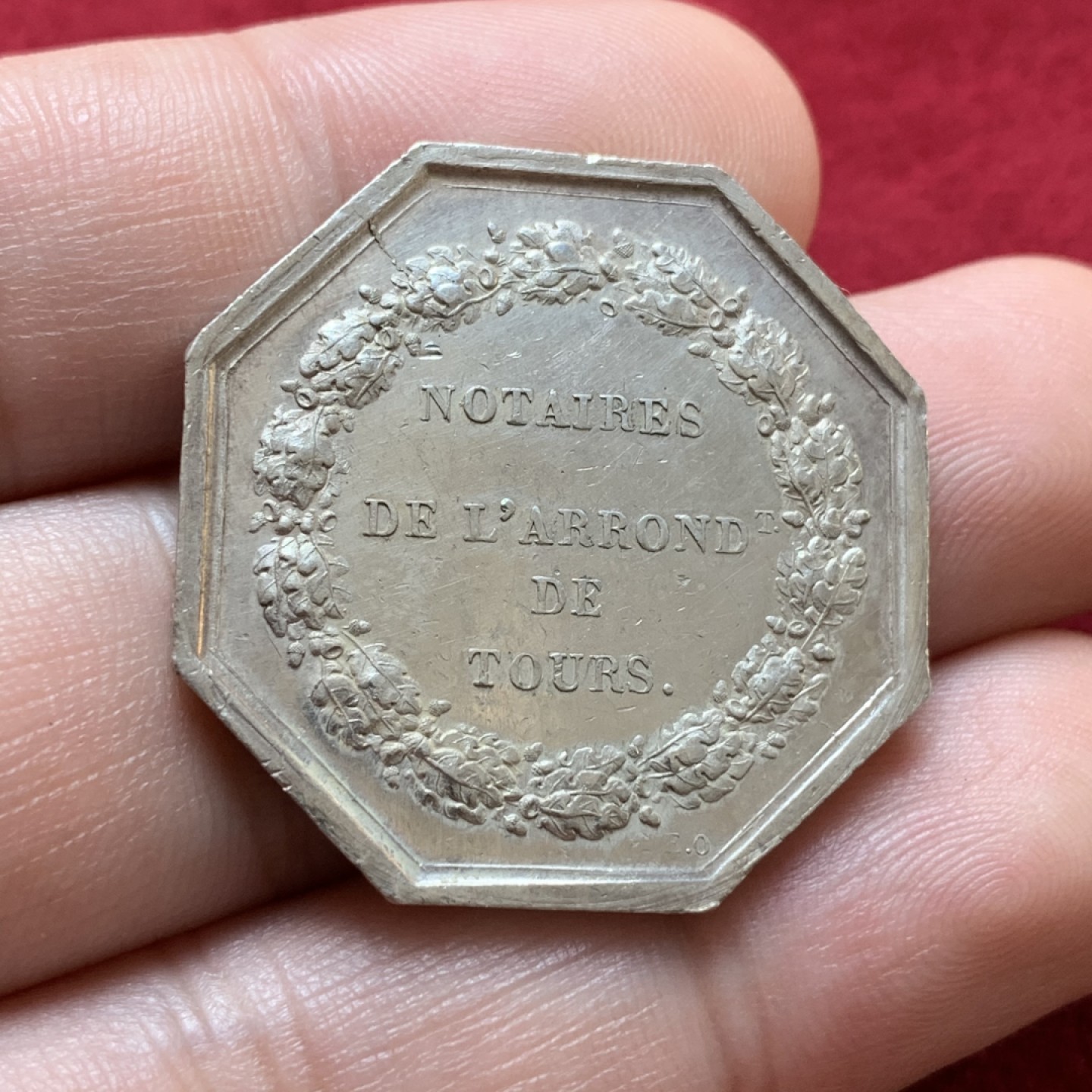 《竞宝斋》第80场-本周日，周一 2场连拍（全场不限金额包邮） 法国图尔公证人公平女神八角银章，12.8克31mm蜜蜂AR边铭