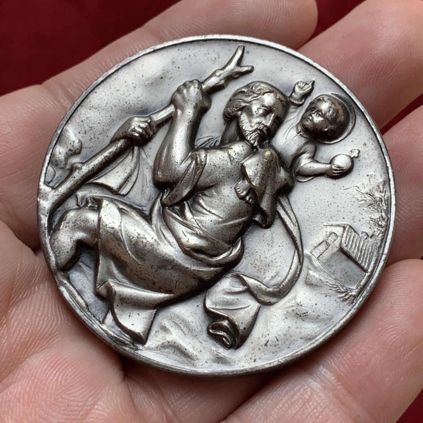 《竞宝斋》第80场-本周日，周一 2场连拍（全场不限金额包邮） 教皇保罗六世镀银铜章，直径50mm，重量67.2g，超高浮雕教皇章。