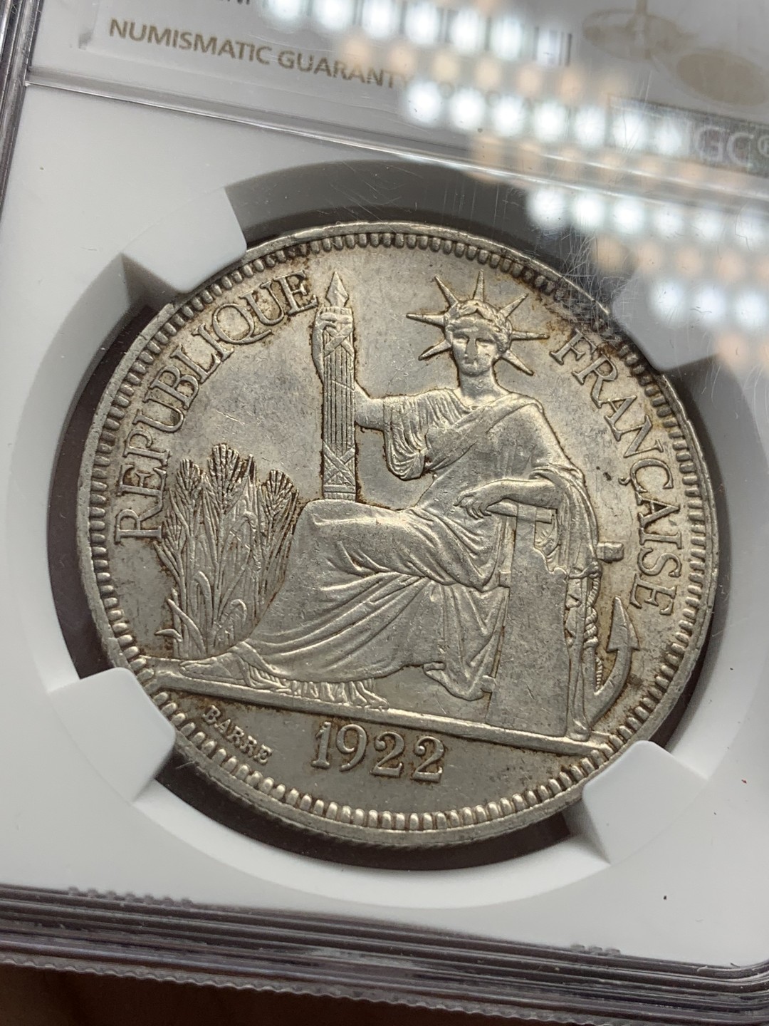 《竞宝斋》第80场-本周日，周一 2场连拍（全场不限金额包邮） 法属 印支 NGC UNC 1922年H版 坐人 1皮阿斯特 大银币 原味状态 非常不错 细节见图