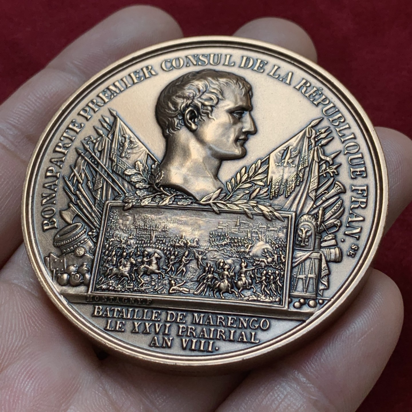 《竞宝斋》第80场-本周日，周一 2场连拍（全场不限金额包邮） 1800年 拿破仑马伦哥战役大章。直径：60mm，克重：102（丰饶角边铭应该是1880年左右铸造）