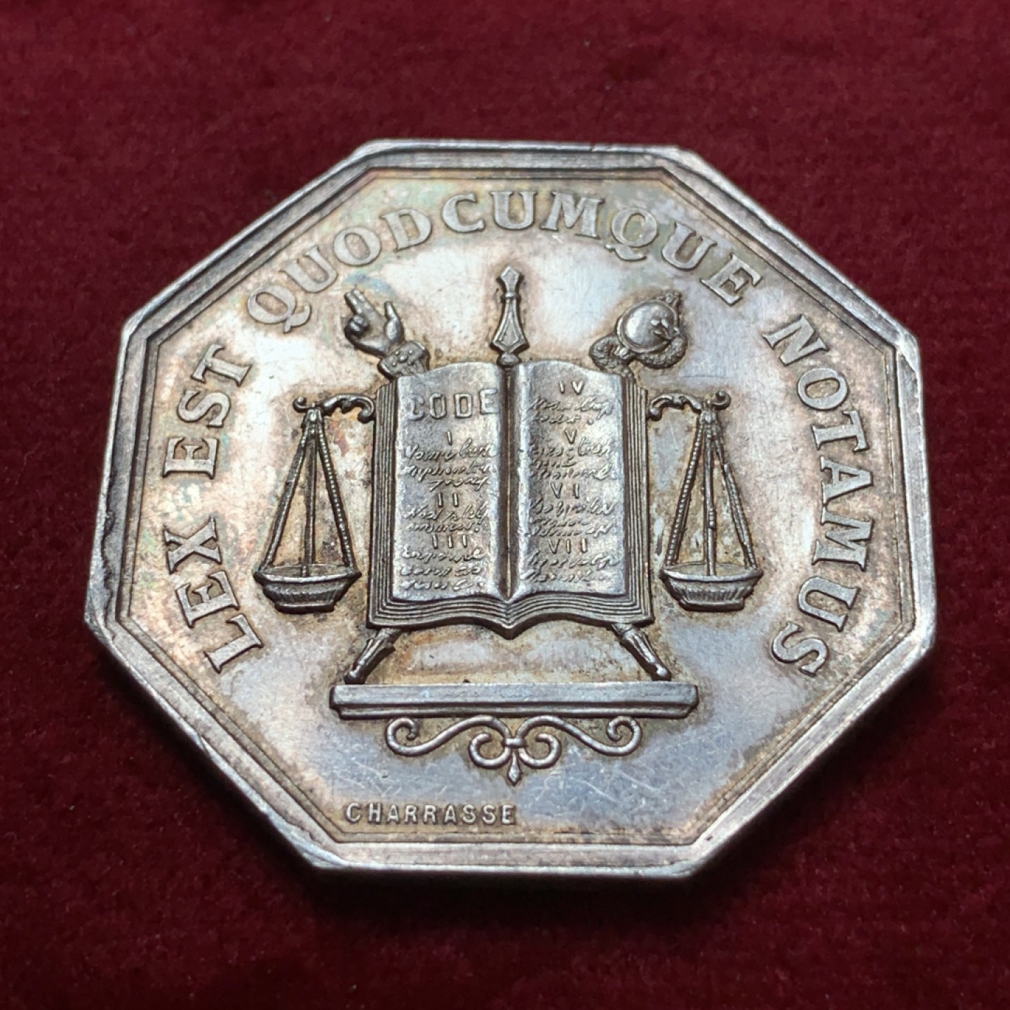 《竞宝斋》第80场-本周日，周一 2场连拍（全场不限金额包邮） 法国城市纹章背宪法天平八角银章，18.8克36mm丰饶角AR边铭