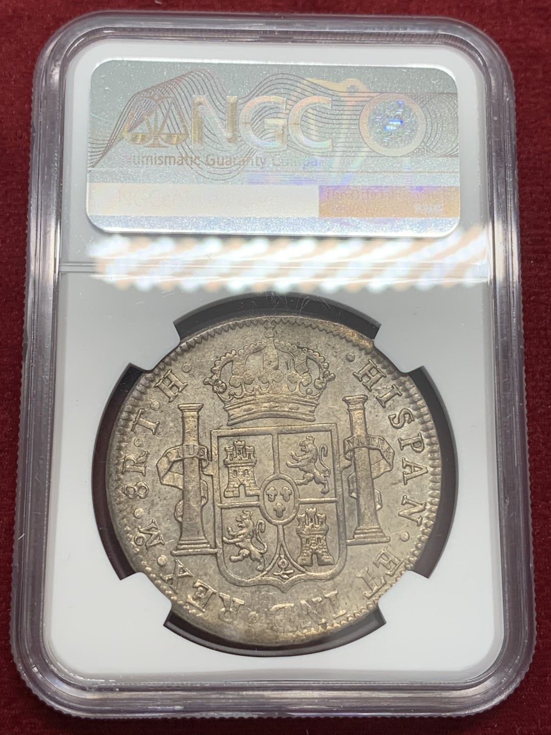 《竞宝斋》第80场-本周日，周一 2场连拍（全场不限金额包邮） NGC AU 墨西哥 1806年 卡四 8R 双柱大银币 底板 打制非常好  可惜有小划
