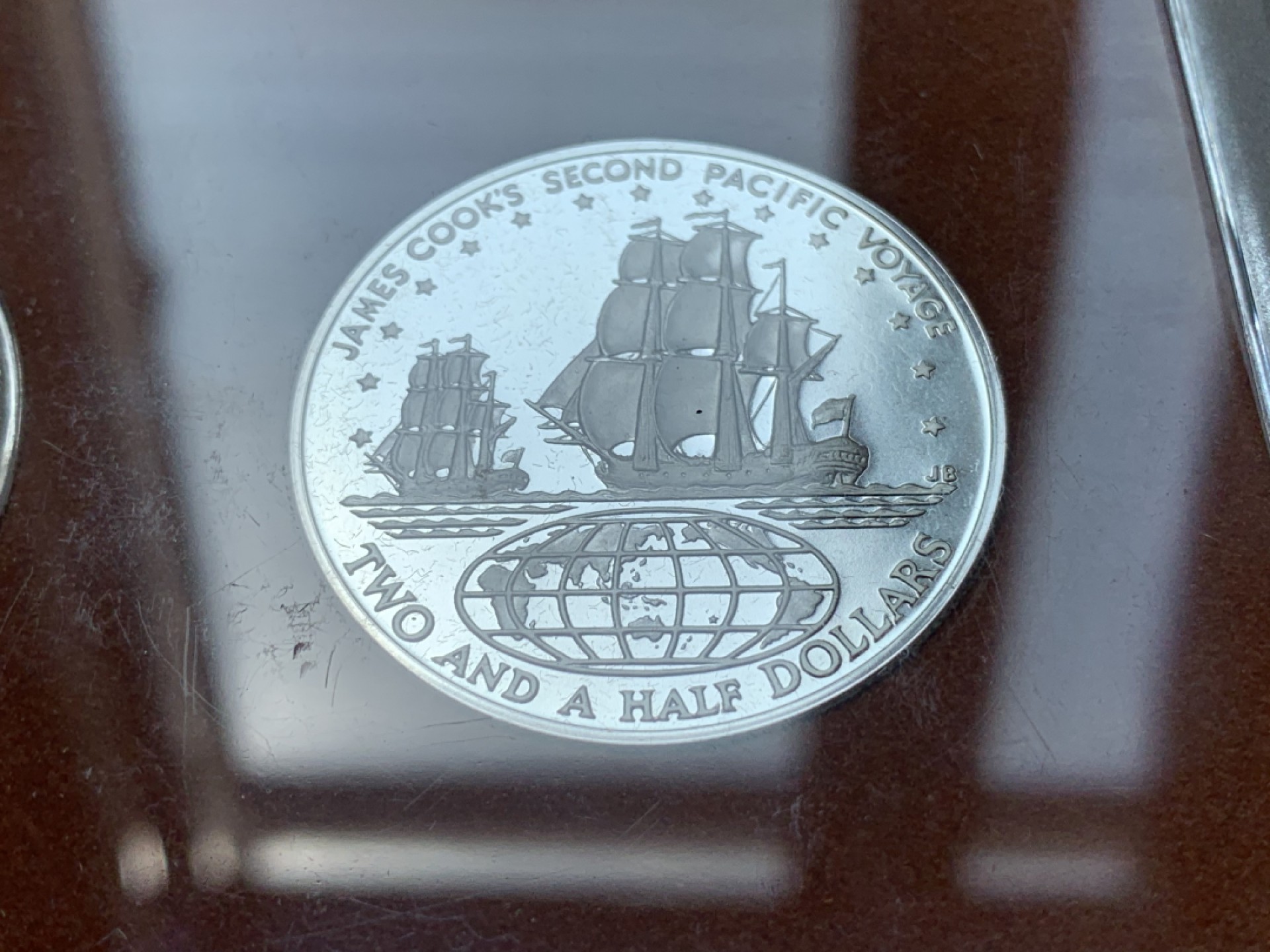 《竞宝斋》第80场-本周日，周一 2场连拍（全场不限金额包邮） 库克群岛 1973年 原盒 精致大银币2枚套