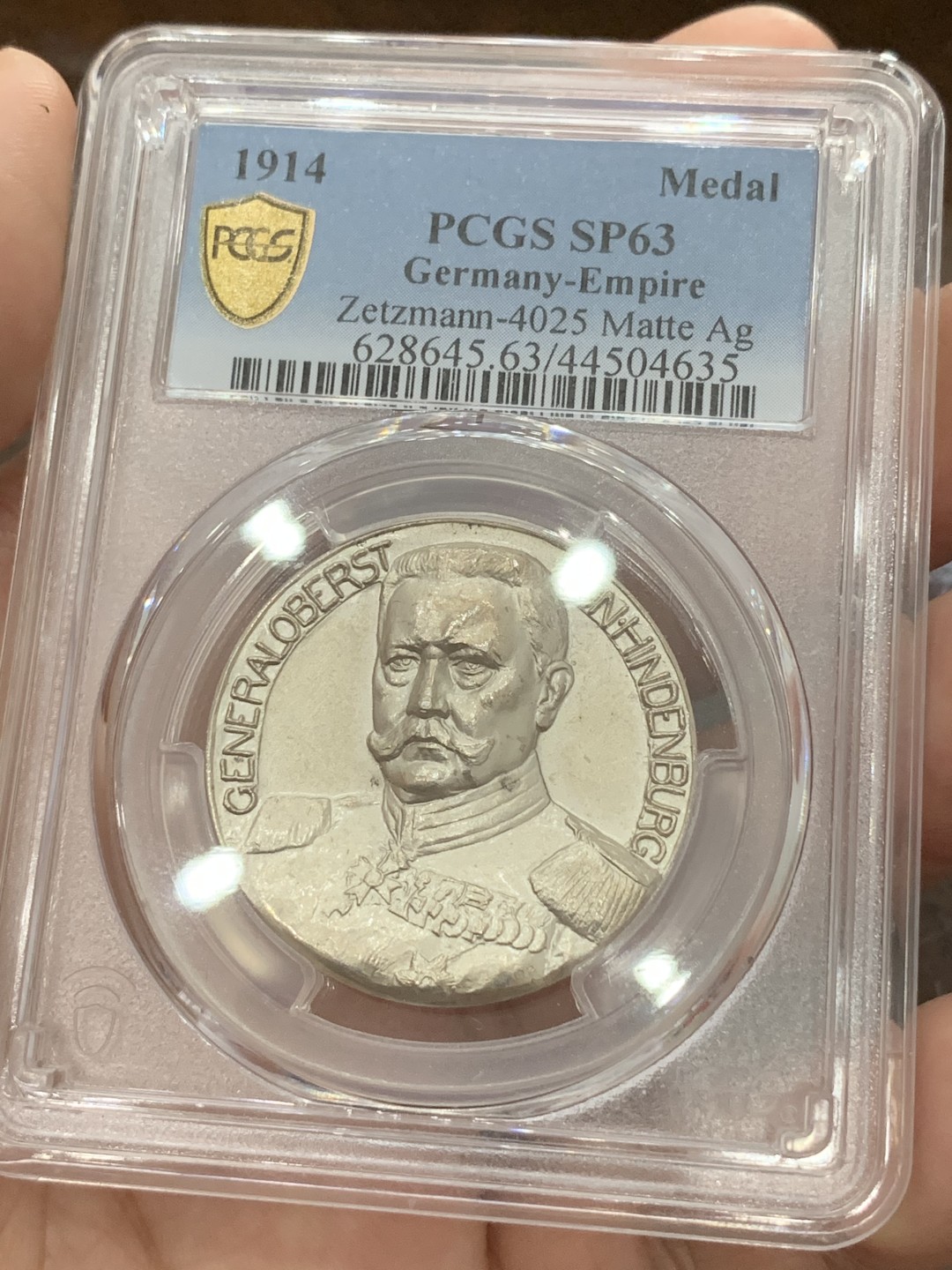 《竞宝斋》第80场-本周日，周一 2场连拍（全场不限金额包邮） PCGS SP63 德国1914年 兴登堡元帅东线战场胜利银章 高浮雕 背后是挥剑武士 霸气十足