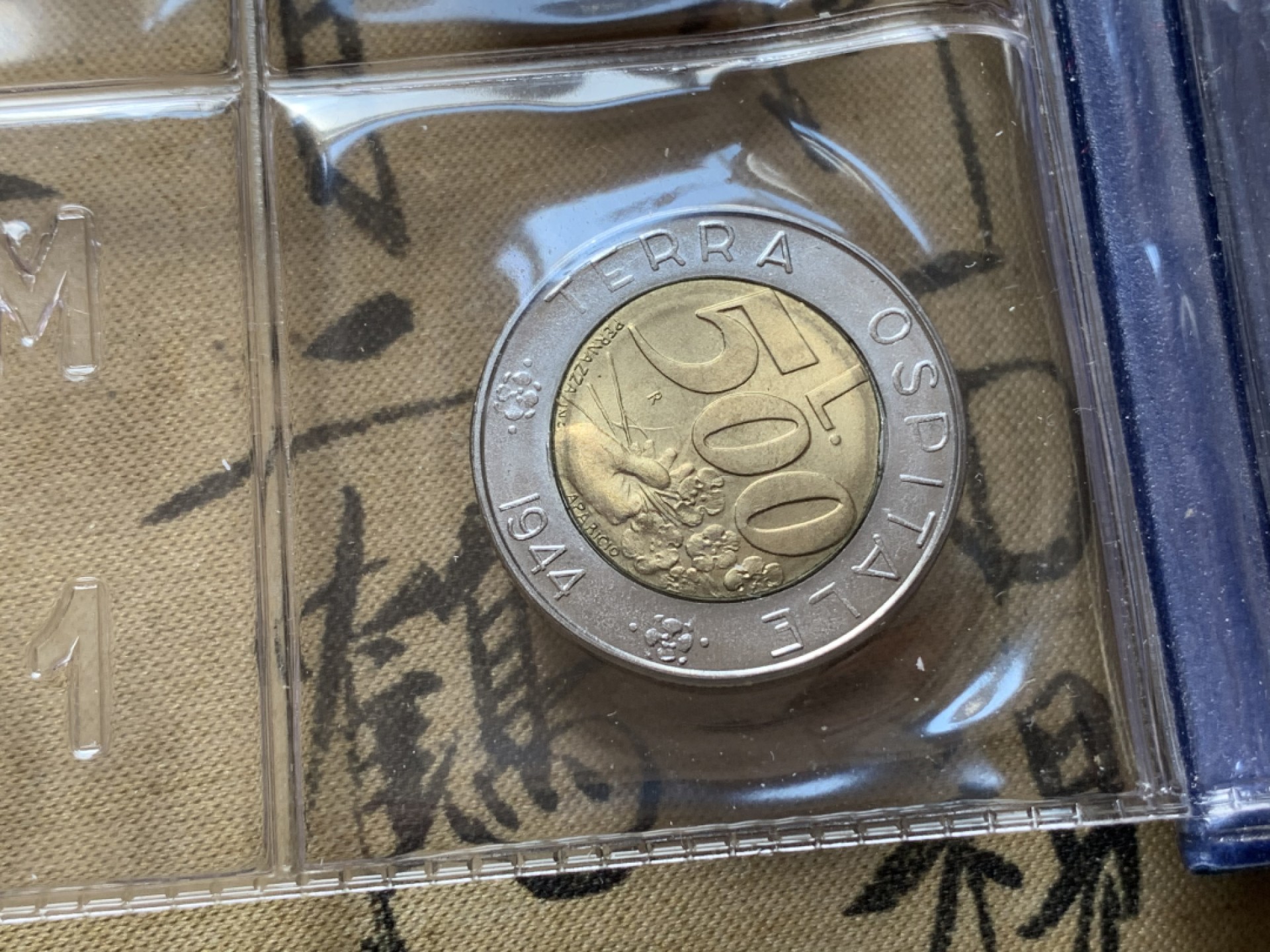 《竞宝斋》第80场-本周日，周一 2场连拍（全场不限金额包邮） 钱包装 圣马力诺 1991年 圣马力诺1991年 十枚装 和平鸽 1000里拉大银币一枚 完美状态