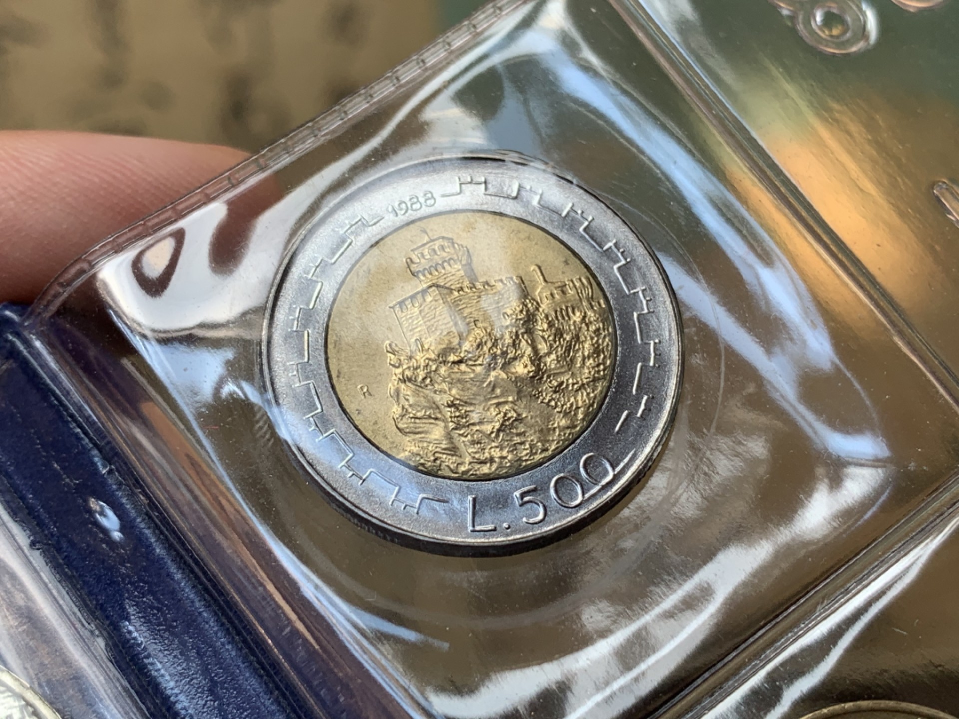 《竞宝斋》第80场-本周日，周一 2场连拍（全场不限金额包邮） 钱包装 圣马力诺 1988年 十枚套币 最大一枚是1000里拉银币 完美状态