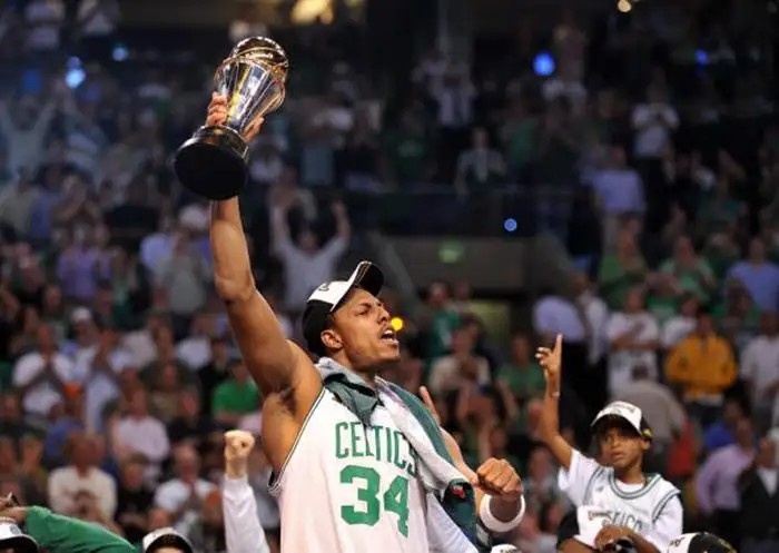 零元拍：高端版！“真理”保罗皮尔斯 签字球衣已做精美裱框 NBA凯尔特人队魂 Hardwood&Classics正品球衣 权威发行商Fanatics公司鉴定认证