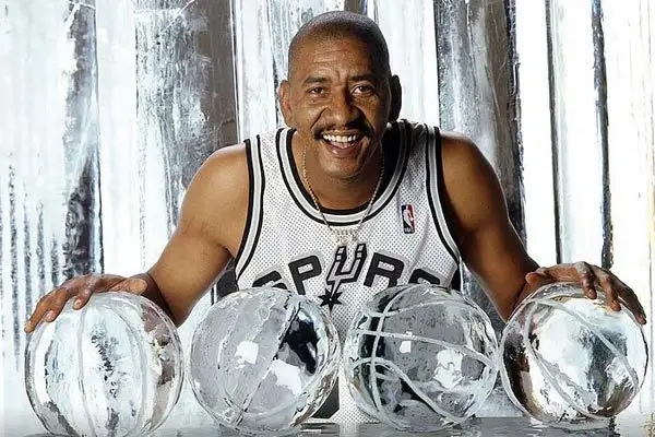 零元拍：4次得分王 NBA75大 冰人乔治格文签字球衣 已做精美裱框 超巨 名人堂 马刺传奇 JSA公司亲笔签名鉴定认证标+证书 