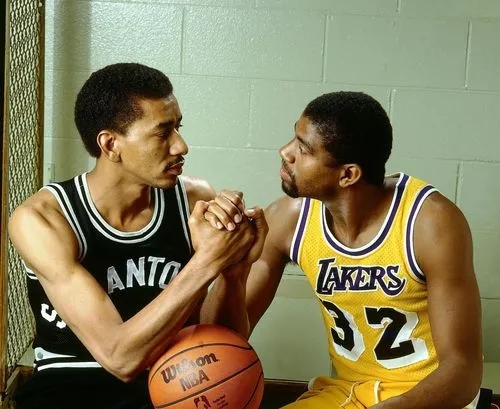 零元拍：4次得分王 NBA75大 冰人乔治格文签字球衣 已做精美裱框 超巨 名人堂 马刺传奇 JSA公司亲笔签名鉴定认证标+证书 