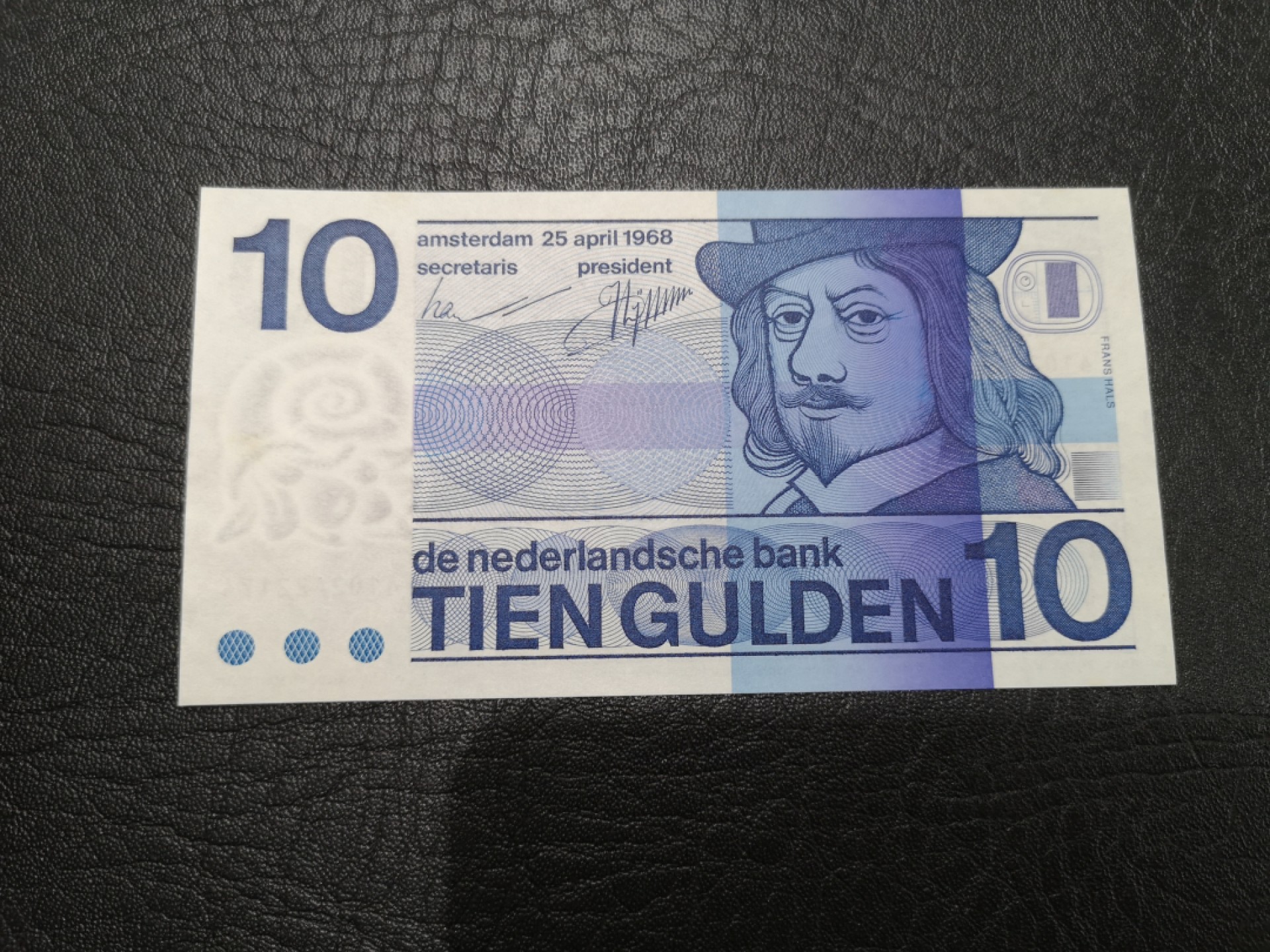 《外钞收藏家》第一百九十三期 1968年荷兰人像版10盾 全新UNC