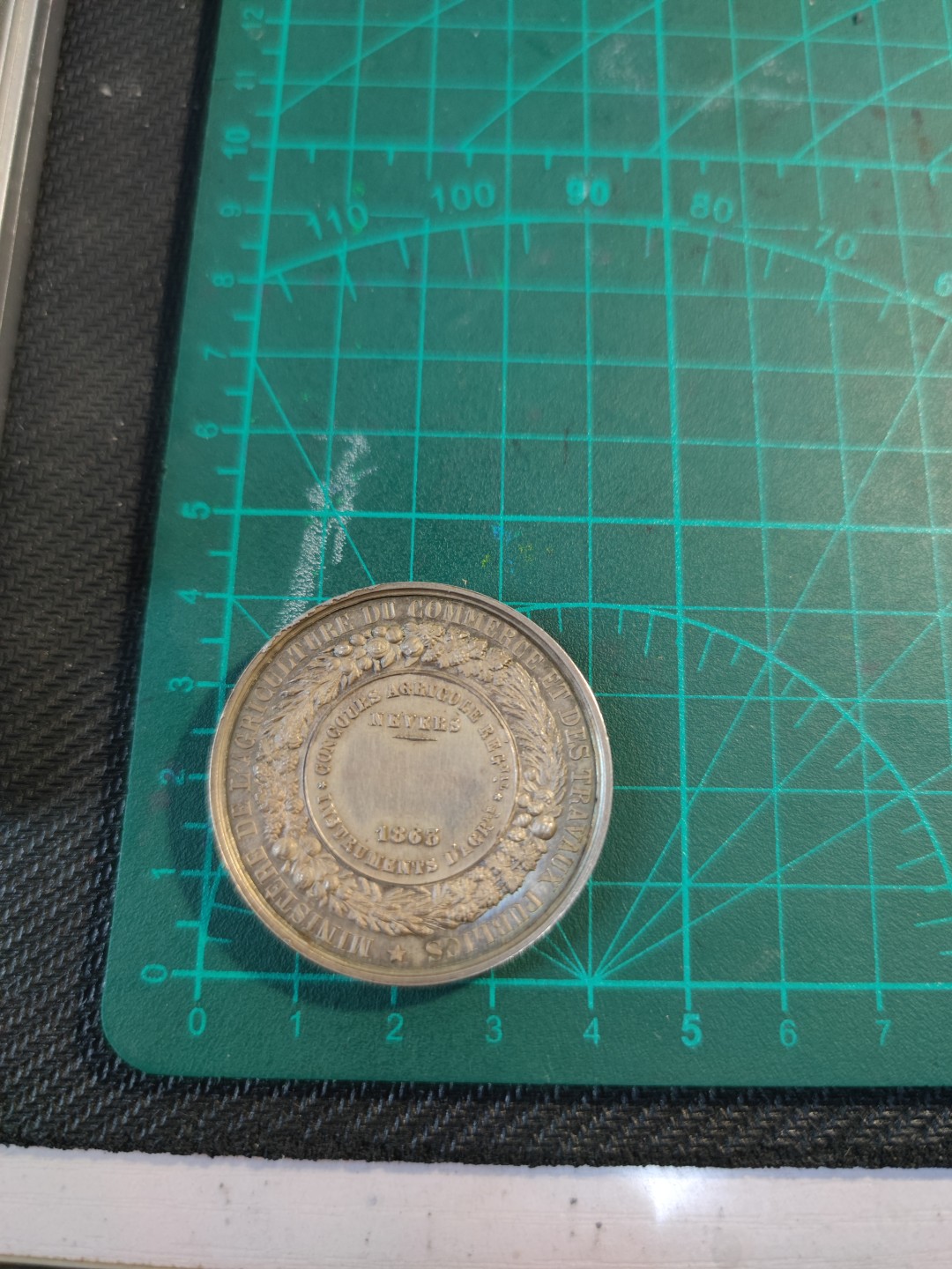 gush小明220805 法国拿破仑三世农业银章 高浮雕，细小磕碰，品相还不错