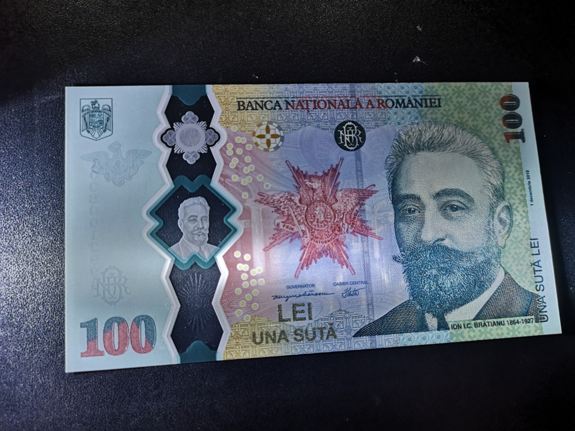 《外钞收藏家》第一百九十三期 罗马尼亚2019年100列伊塑料纪念钞unc