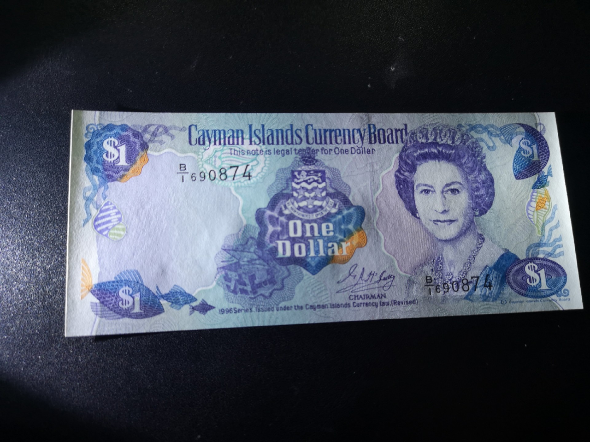 《外钞收藏家》第一百九十三期 开曼1996年1元 unc