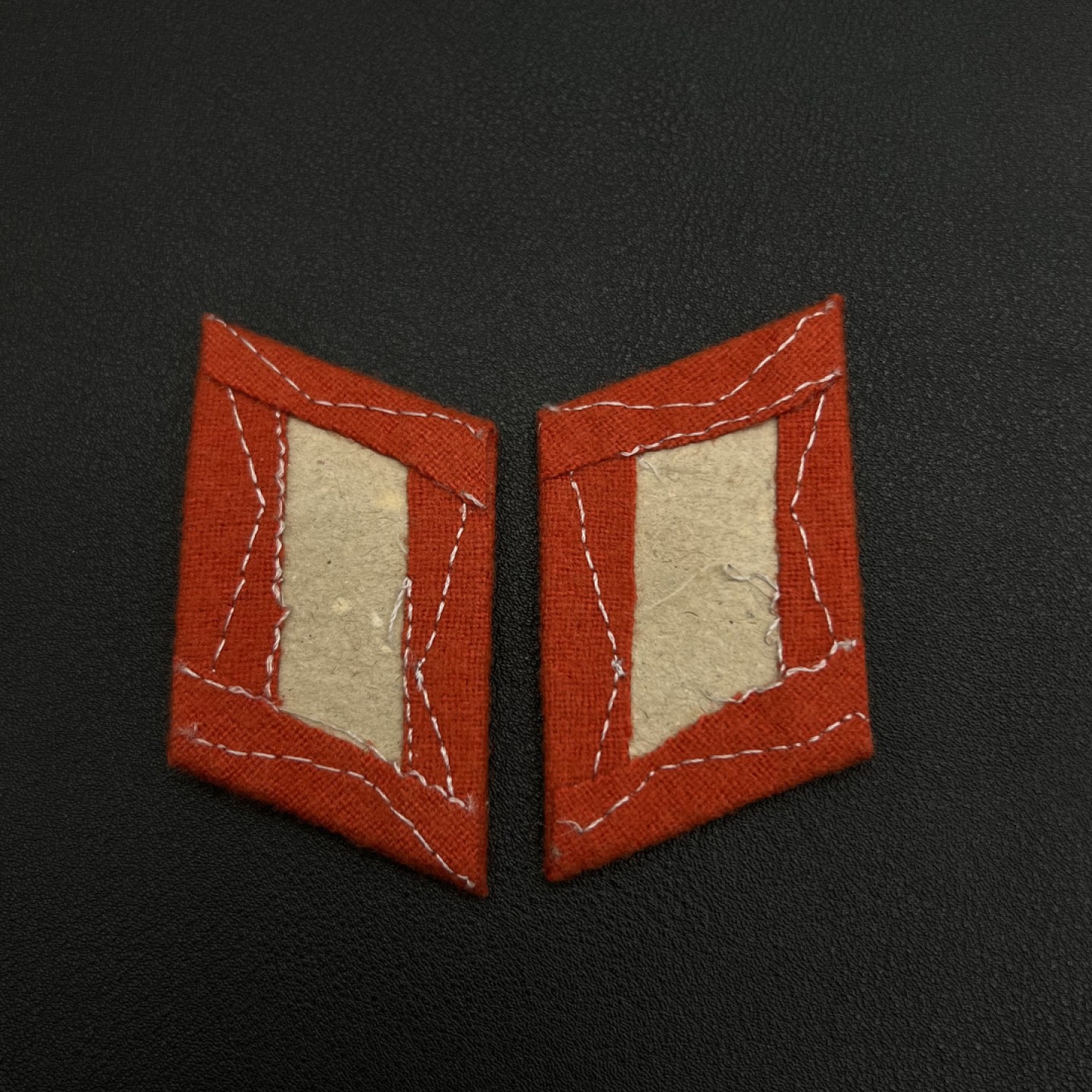 勋章奖章交易所8月5日群拍 东德空降列兵领章