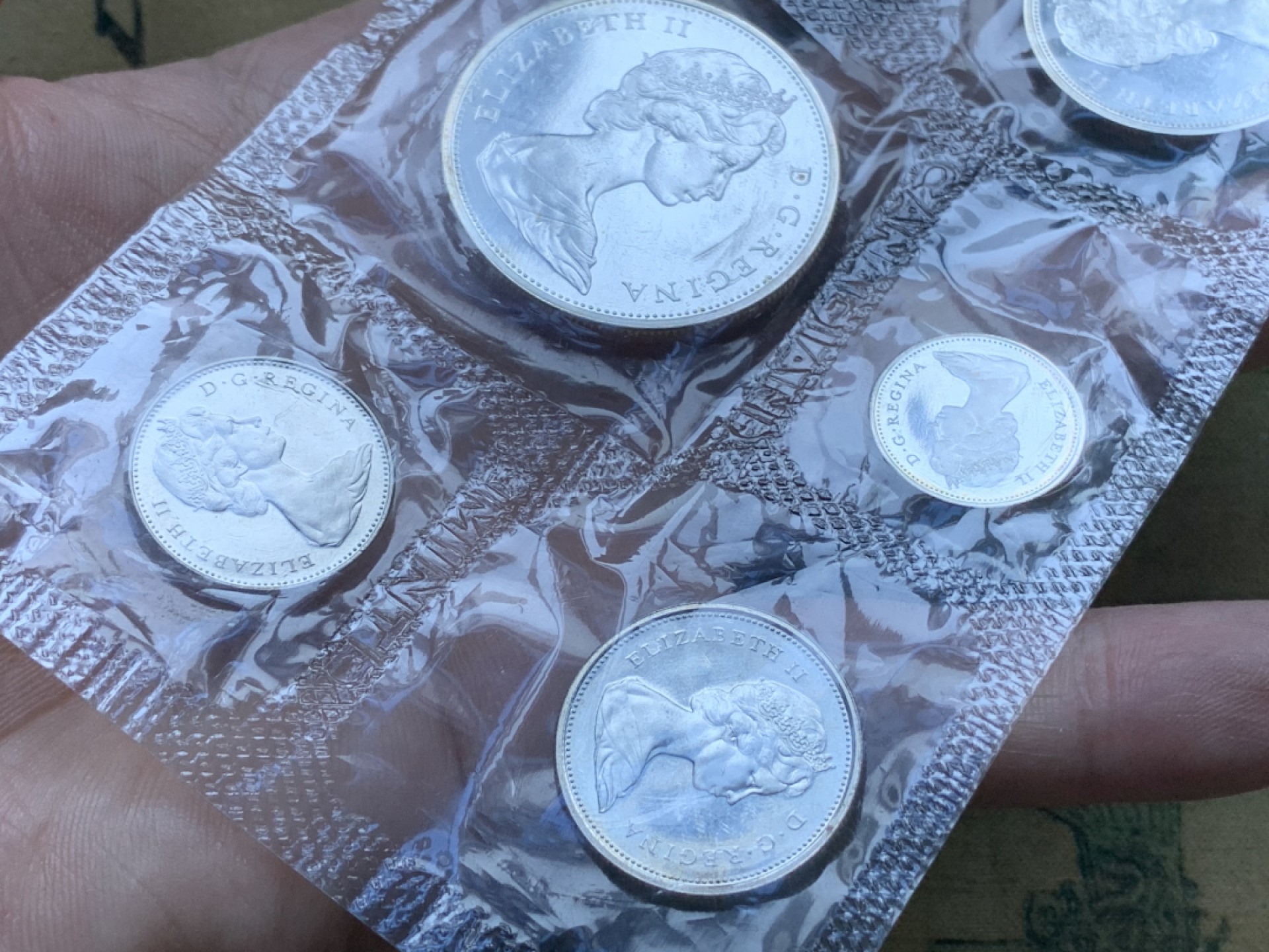 《竞宝斋》第82场-本周日，周一，周四3场拍卖（全场不限金额包邮） 加拿大 1965年 封装六枚套 其中4枚是银币