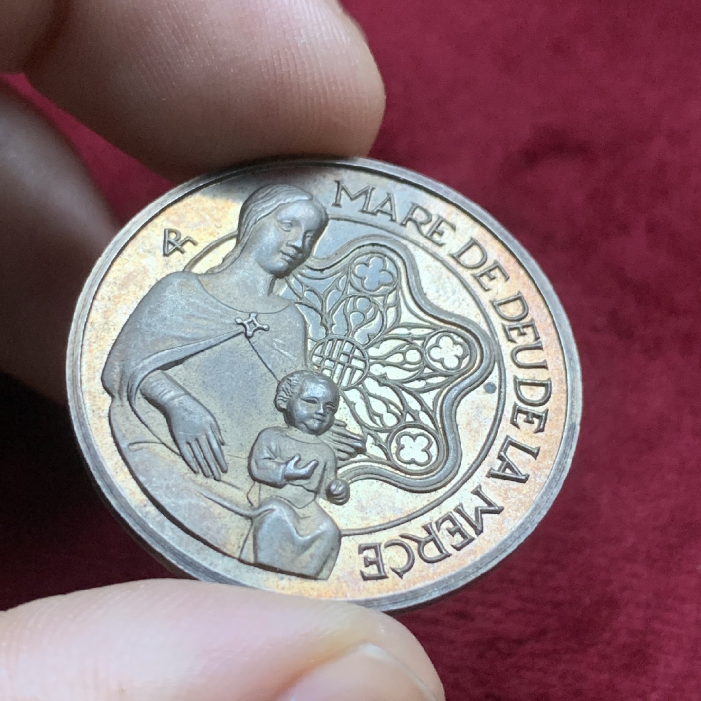 《竞宝斋》第82场-本周日，周一，周四3场拍卖（全场不限金额包邮） 西班牙 1981年 圣母抱婴 银章 15克 92.5%银