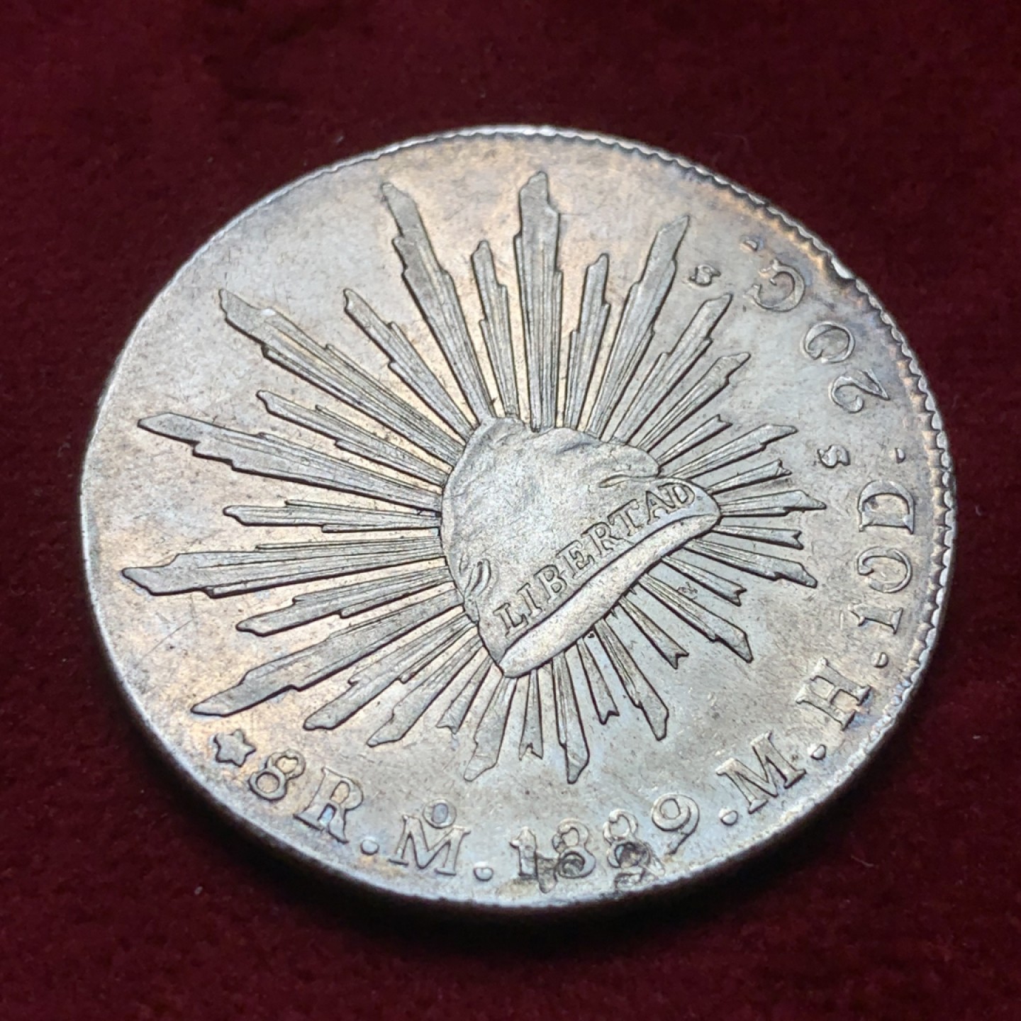 《竞宝斋》第82场-本周日，周一，周四3场拍卖（全场不限金额包邮） 墨西哥1889年Mo厂 花边鹰洋8R 全羽 纸袋包浆 很漂亮