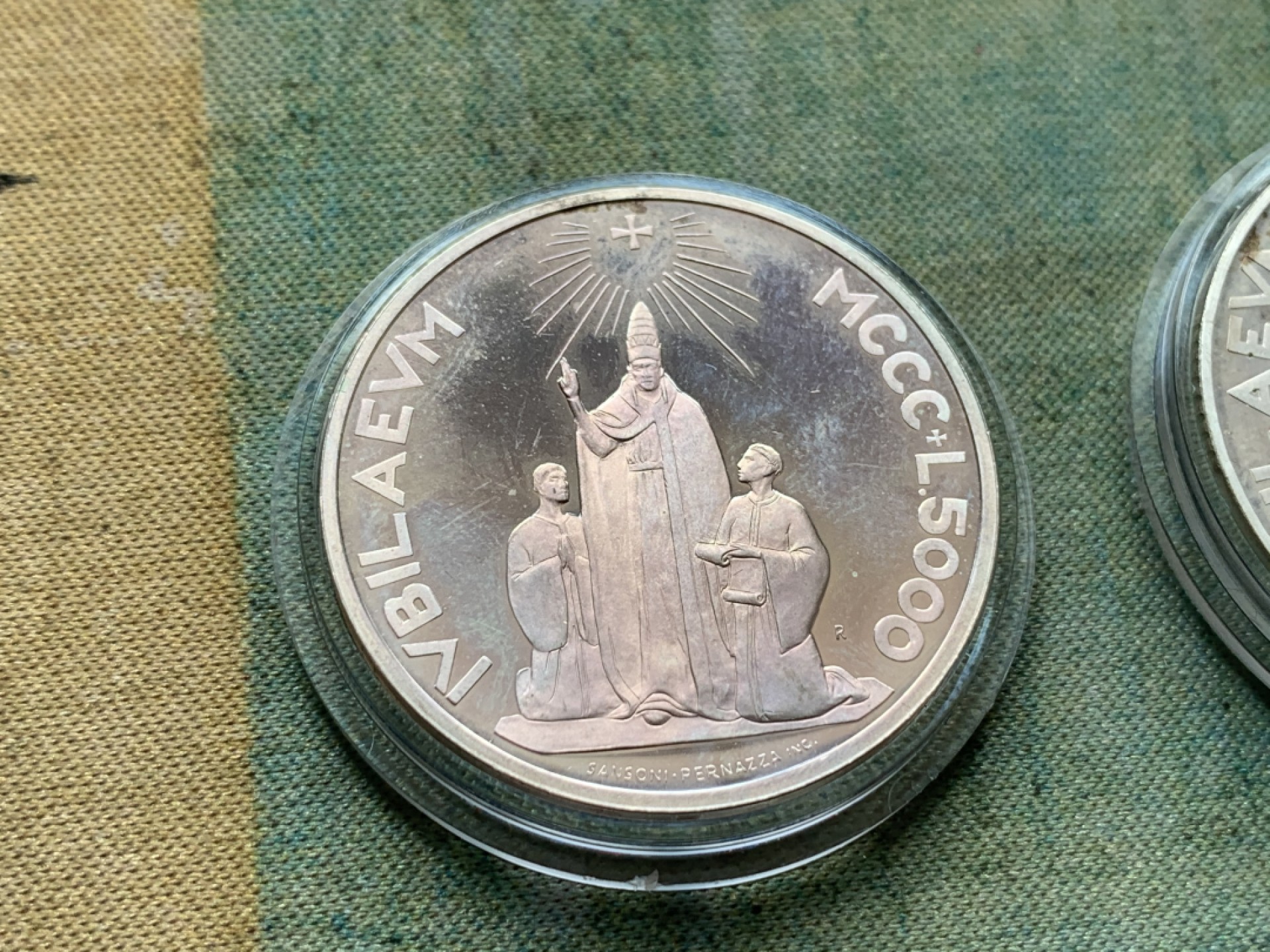 《竞宝斋》第82场-本周日，周一，周四3场拍卖（全场不限金额包邮） 原盒证书 圣马力诺2000年 教皇迎接千禧年 5000和10000里拉 精制PROOF银币一对