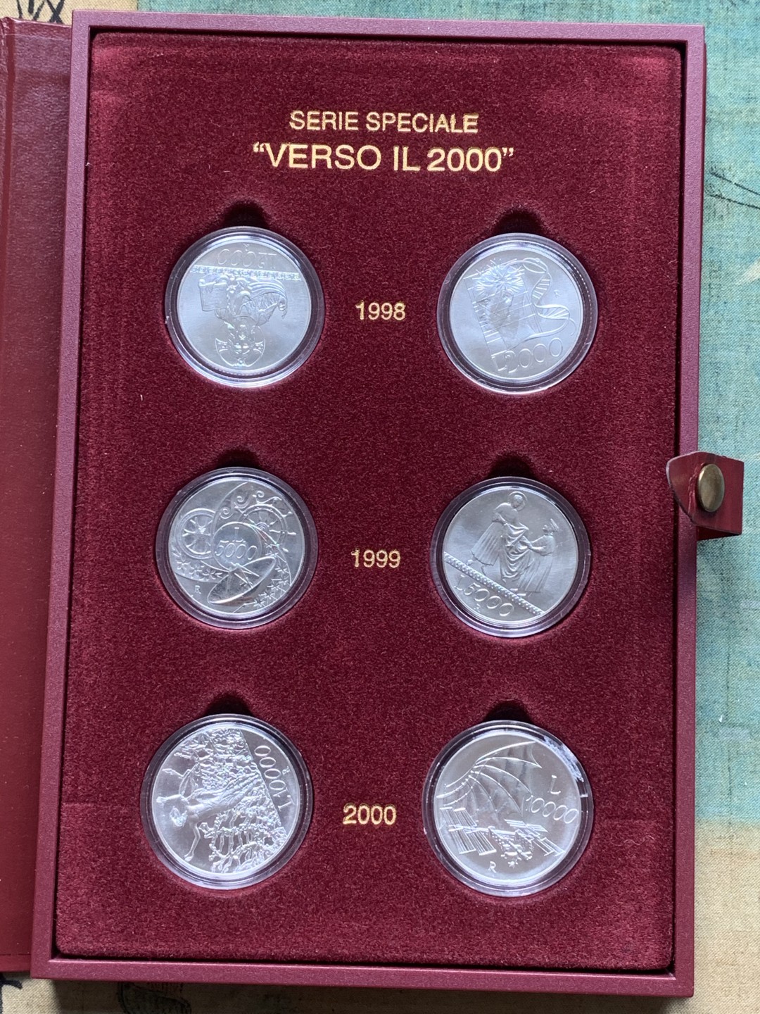 《竞宝斋》第82场-本周日，周一，周四3场拍卖（全场不限金额包邮） 盒证书 意大利1998-2000年 千禧年六枚装 2000/5000/10000里拉 银币 完美品