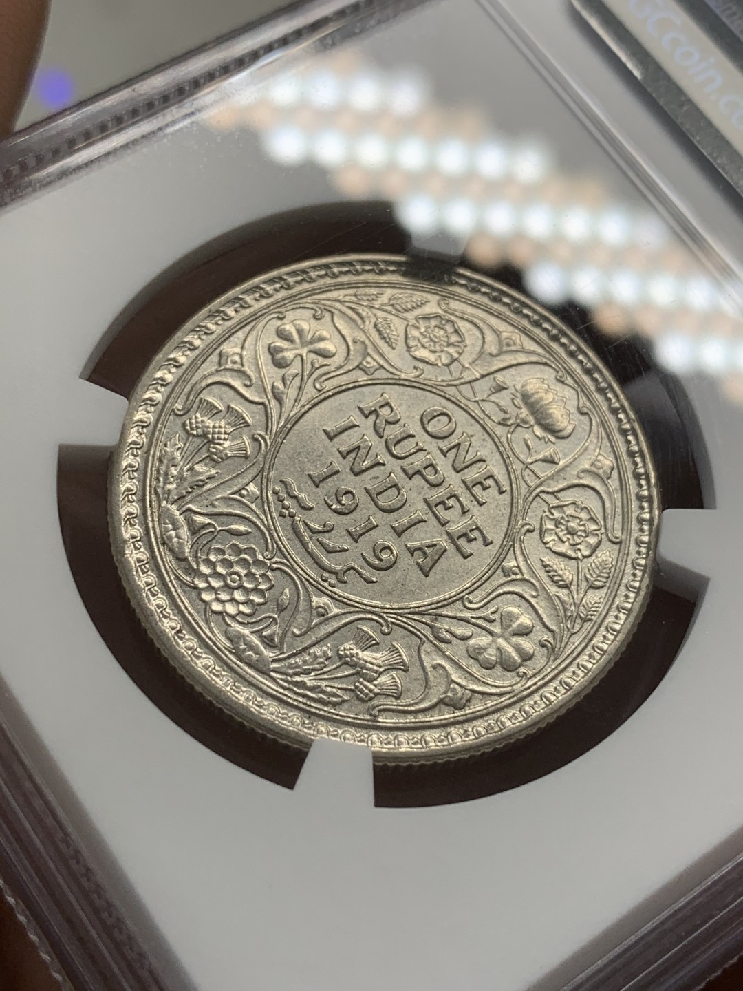 《竞宝斋》第82场-本周日，周一，周四3场拍卖（全场不限金额包邮） NGC UNC评级 英属 印度 1919年 乔五 1卢比 银币