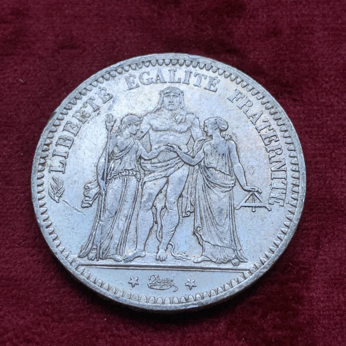 《竞宝斋》第82场-本周日，周一，周四3场拍卖（全场不限金额包邮） 法国 1873年 大力神 5法郎 五彩带光大银币 非常漂亮