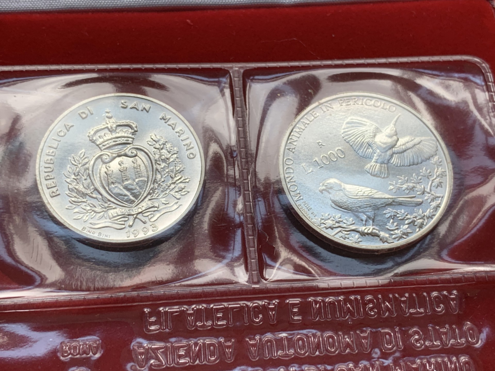 《竞宝斋》第82场-本周日，周一，周四3场拍卖（全场不限金额包邮） 原盒证书 圣马力诺1993年 珍惜动物阎肃啄木鸟 500和1000里拉 银币 动物系少见品种