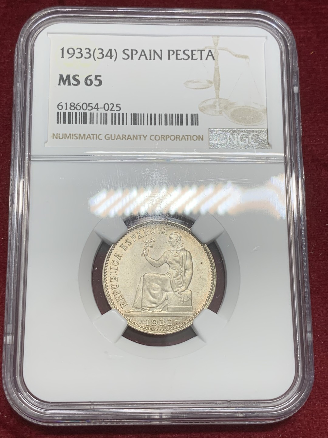 《竞宝斋》第82场-本周日，周一，周四3场拍卖（全场不限金额包邮） NGC-MS65 西班牙1933年 内战版1比塞塔拿花 银币 顶级分数 最近国外也是暴涨的品种