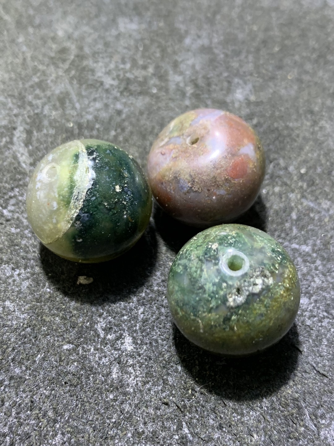 草花纹玛瑙通货圆珠三颗！