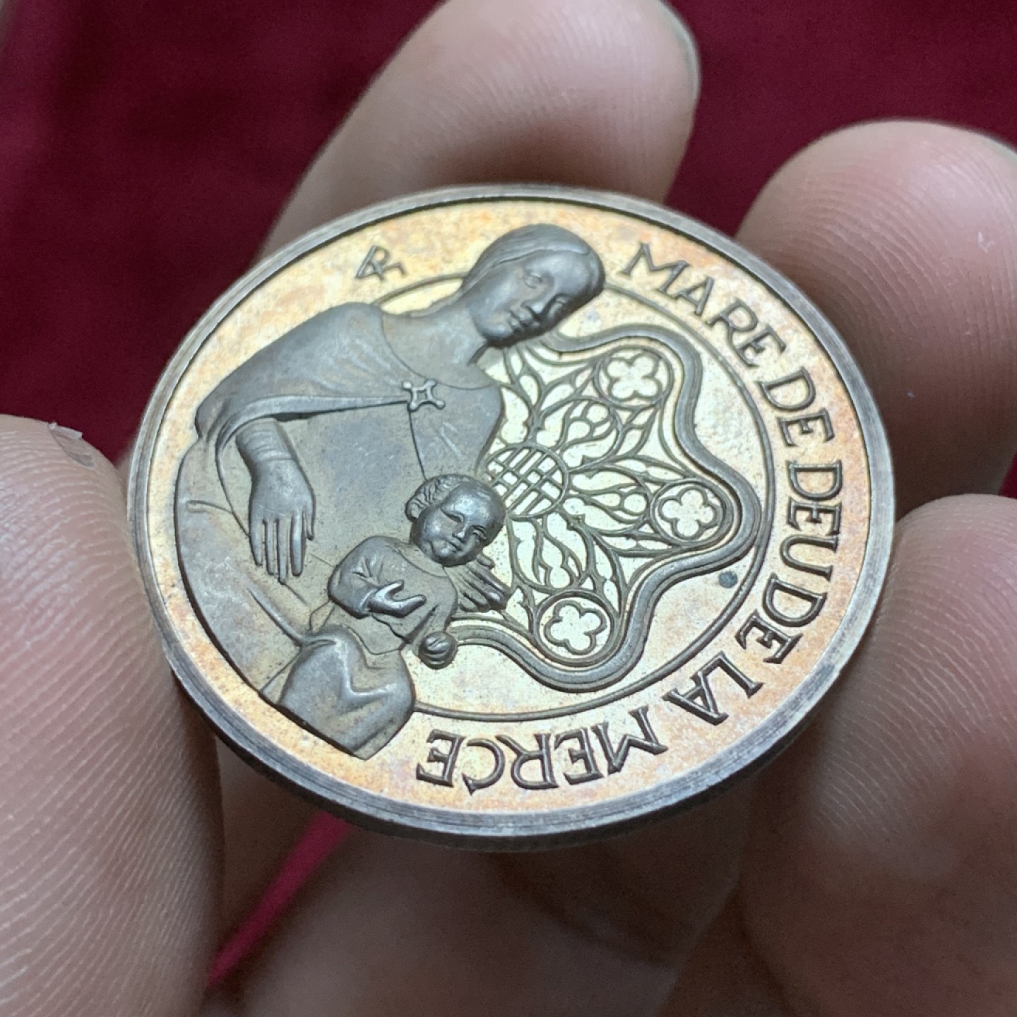 《竞宝斋》第82场-本周日，周一，周四3场拍卖（全场不限金额包邮） 西班牙 1981年 圣母抱婴 银章 15克 92.5%银