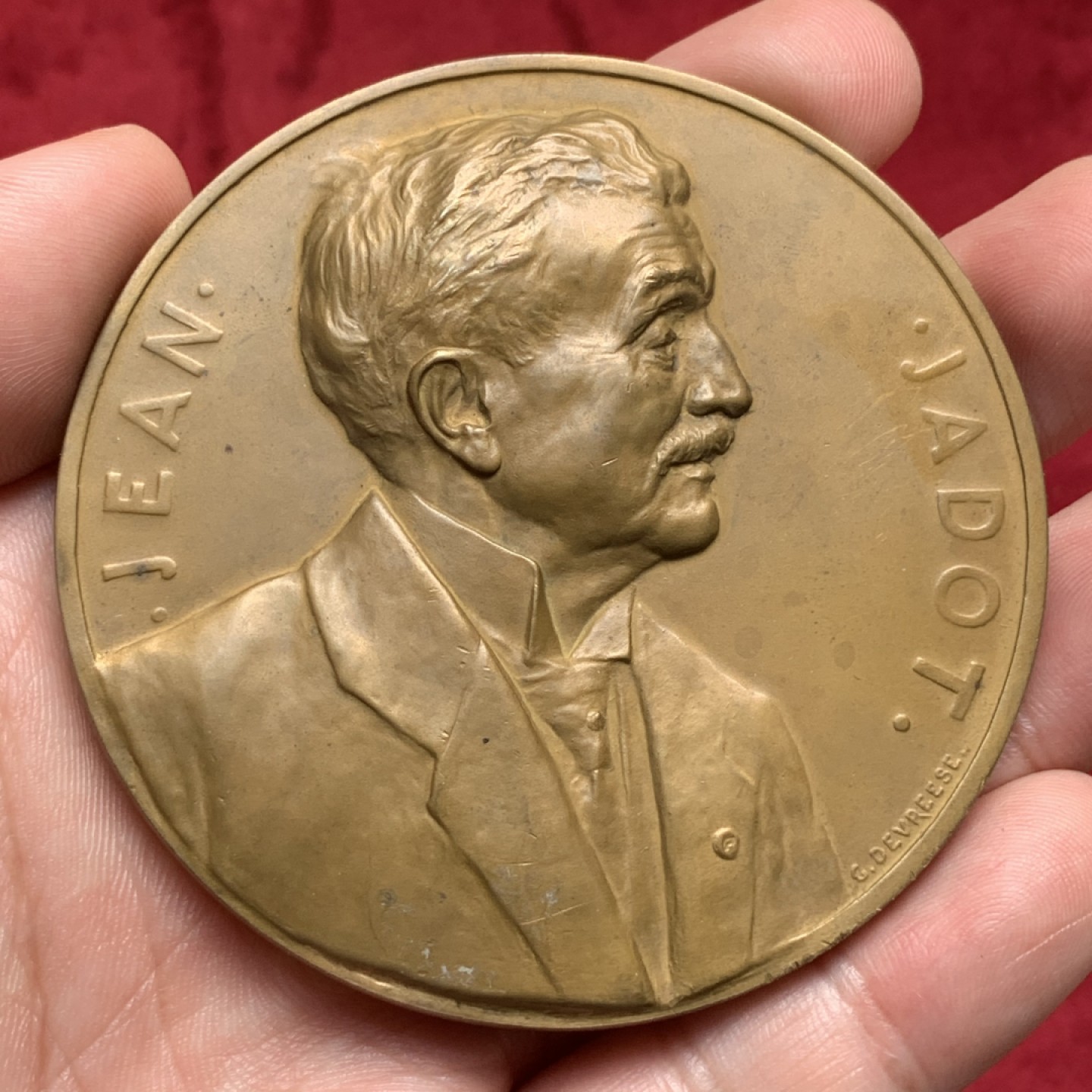 《竞宝斋》第82场-本周日，周一，周四3场拍卖（全场不限金额包邮） 比利时 1932年 纪念铁路工程师吉恩.吉多 高浮雕大铜章 70mm