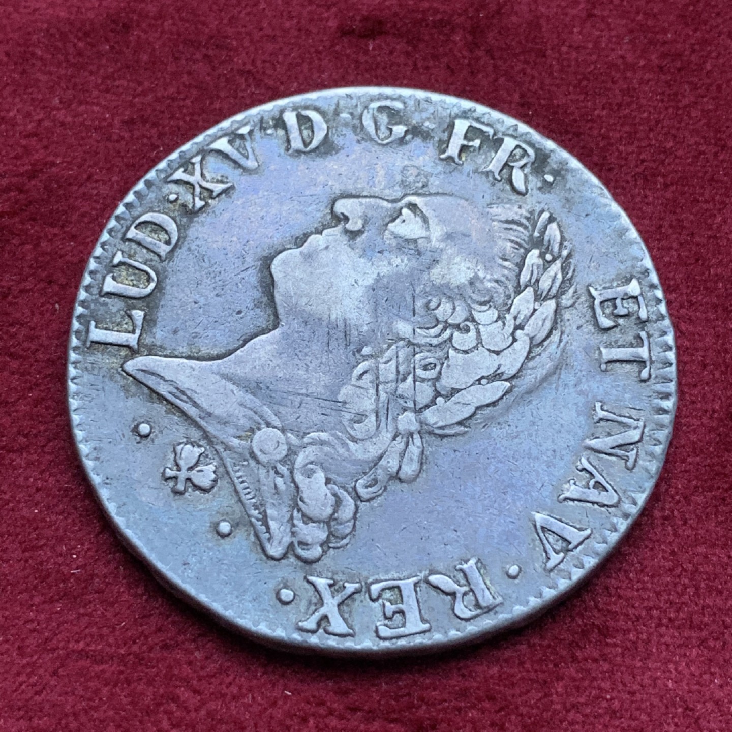 《竞宝斋》第82场-本周日，周一，周四3场拍卖（全场不限金额包邮） 法国 1772年L 路易十五 大ECU 银币 原味老包浆 细节不错 35-40的状态