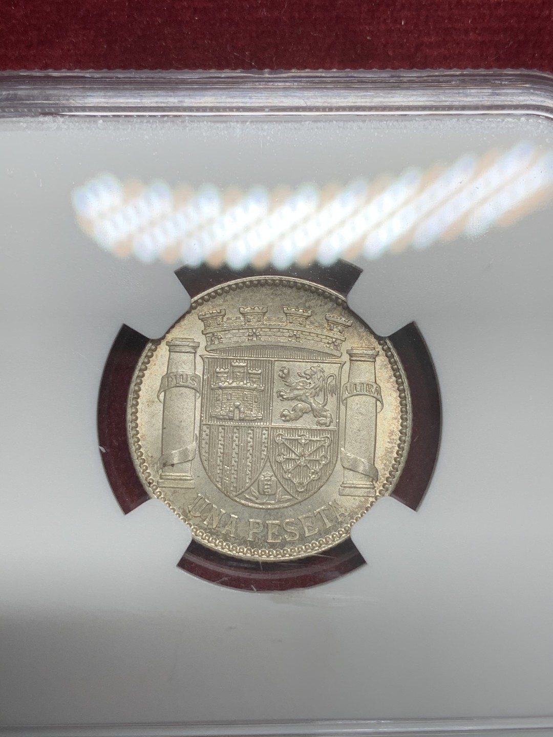 《竞宝斋》第82场-本周日，周一，周四3场拍卖（全场不限金额包邮） NGC-MS65 西班牙1933年 内战版1比塞塔拿花 银币 顶级分数 最近国外也是暴涨的品种