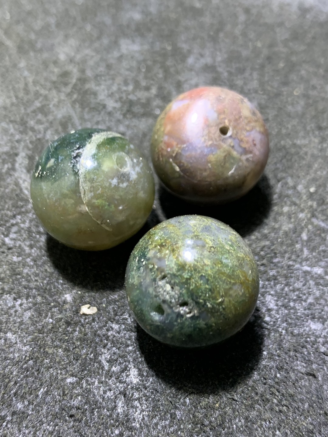草花纹玛瑙通货圆珠三颗！