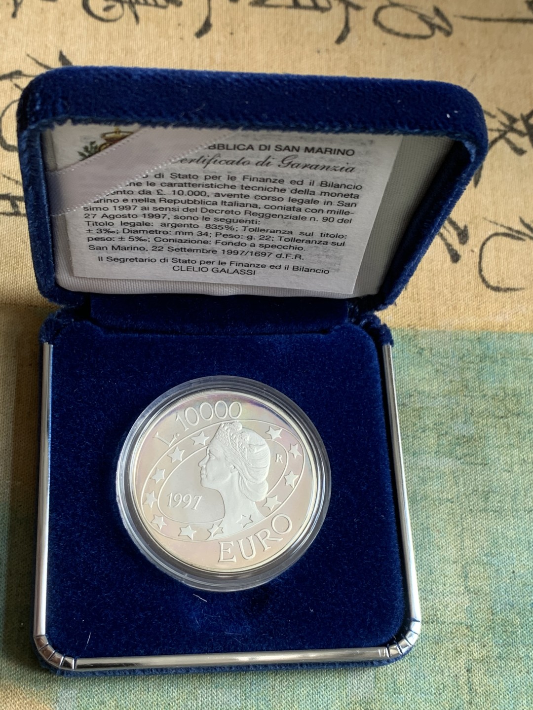 《竞宝斋》第82场-本周日，周一，周四3场拍卖（全场不限金额包邮） 原盒证书 圣马力诺1997年 迎接千禧年 10000里拉 精制PROOF大银币 22克