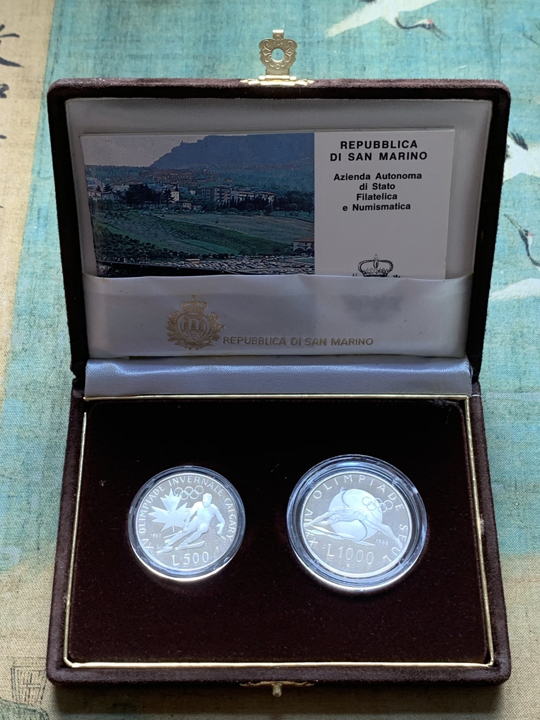 《竞宝斋》第82场-本周日，周一，周四3场拍卖（全场不限金额包邮） 原盒证书 圣马力诺 1988年 冬奥会 500和1000里拉银币一对
