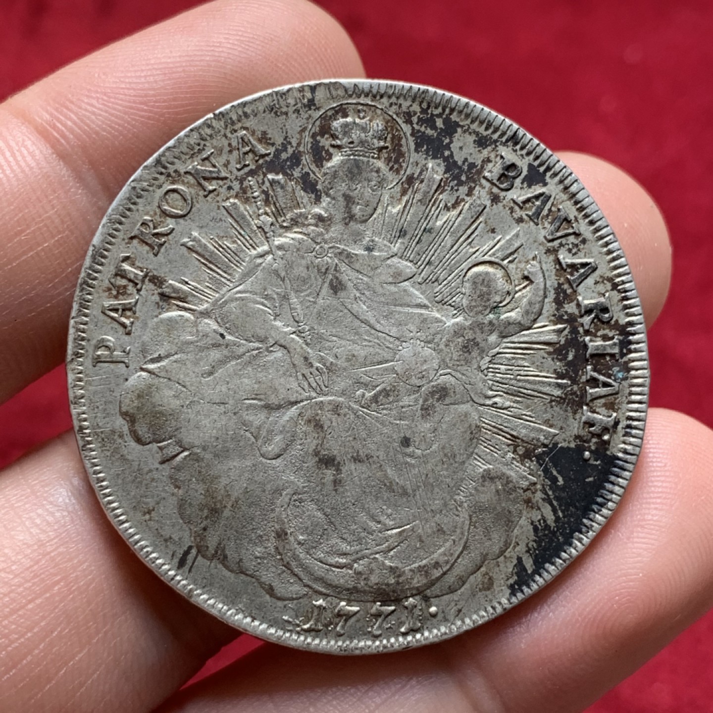 《竞宝斋》第82场-本周日，周一，周四3场拍卖（全场不限金额包邮） 德国巴伐利亚 1771年 圣母抱婴 1泰勒 环彩包浆 非常漂亮